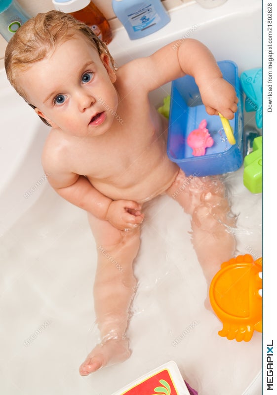 baby girl bathing