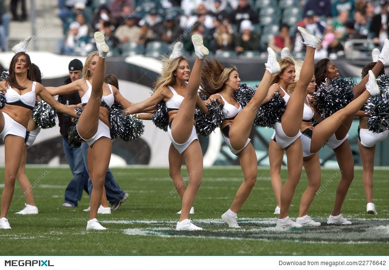 4,326 Philadelphia Eagles Cheerleaders Stock Photos, High-Res Pictures, and  Images - Getty Images