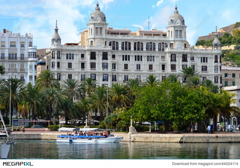 Historic Buildings In Alicante - Harbour Waters Edge Impressive Boat ...