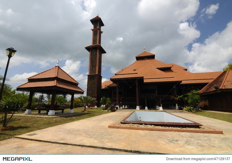 Ulul Albab Mosque Masjid Kayu Seberang Jertih In Terengganu Stock Photo 47129137 Megapixl