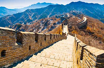 Steep downhill stretch in the Great Wall