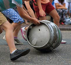Barrel rolling race