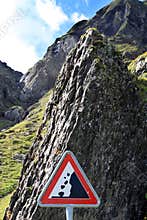 Warning for falling stones in the Swiss mountains