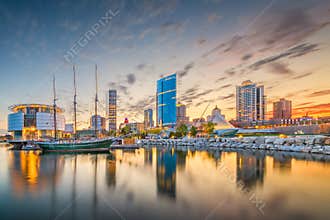 Milwaukee, Wisconsin, USA downtown city skyline on Lake Michigan