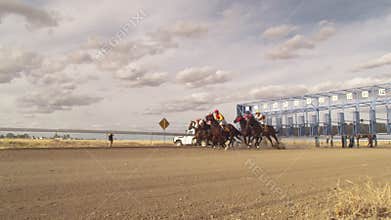 Horse racing in slow motion