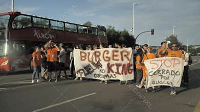 29/07/2018 Gijon, Asturias, Spain Protest actions of employees against Burger King restaurant net, police regulation, 4k