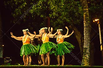 Hula dancers