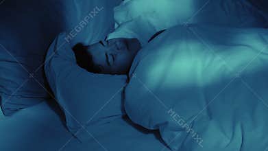 trouble sleeping night insomnia disturbed guy bed