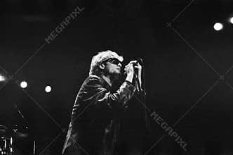 Layne Staley from Alice in Chains 1991 live