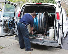 Carpet cleaning worker