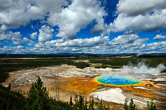 Grand Prismatic Pool Yellowstone National Park