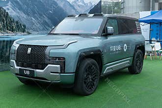 BYD Yangwang U8, a high-performance plug-in hybrid SUV