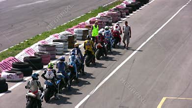 moto start convoy, bikers in