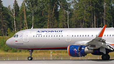 Plane Airbus A321 of Aeroflot arriving