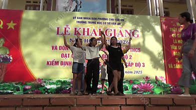 Vietnamese schoolgirls are practicing performing arts to prepare for the opening day of the new school year