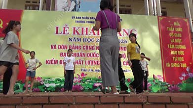 Vietnamese schoolgirls are practicing performing arts to prepare for the opening day of the new school year