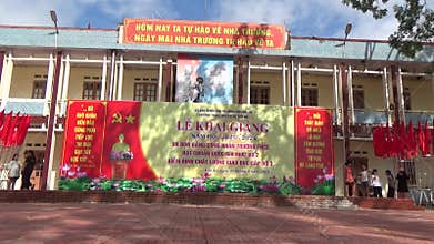 Vietnamese schoolgirls are practicing performing arts to prepare for the opening day of the new school year
