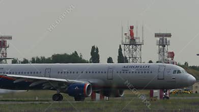 Aeroflot Airbus A321 taxiing