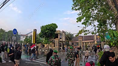 Indonesian rioted and demonstrated to demand higher allowances in the House of Representatives (DPR)