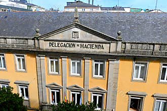 Facade of the Delegación de Hacienda in Lugo