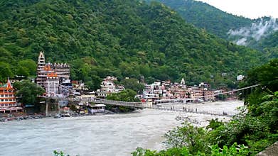 Beauty of Lakshman Jhula At Rishikesh