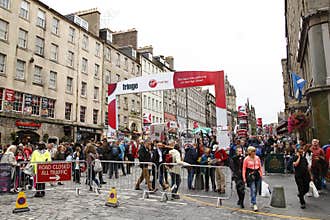 Fringe festival, yearly in august in edinburgh, Pantomime, theatre, street art and a lot of tourist
