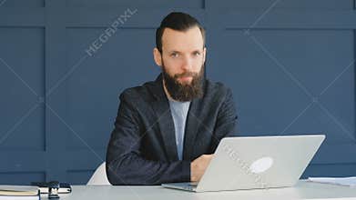 No disagreement refusal business man waving finger