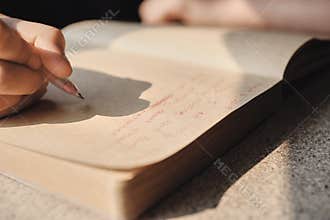 A hand writing in Journal_03