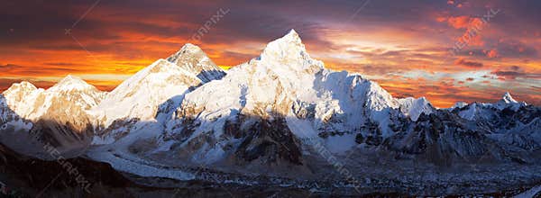 Mount Everest sunset panoramic view