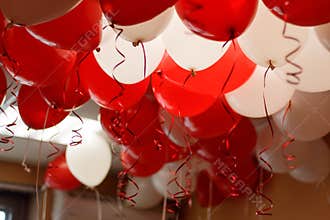 Red balloons party