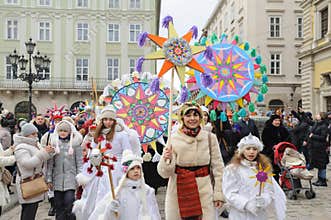 Christmas Star carriers parade through Lviv streets