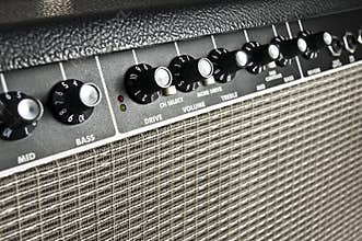 Retro guitar amplifier