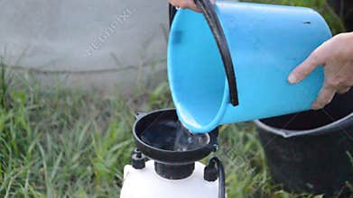 The substance for spraying the garden in a balloon is diluted