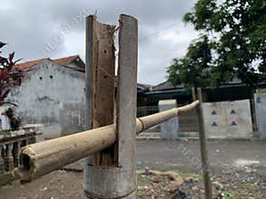 traditional Indonesian clothes drying line