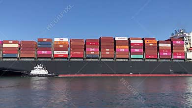 Video of container ship Seaspan Adonis as it enters the main channel of Port of Los Angeles