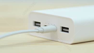 Connecting and unplugging usb type-c cable to power bank