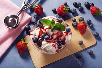Ice cream sundae