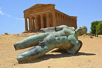Fallen Icarus in front of Temple Concordia Italy