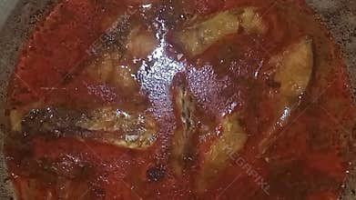 Fish soup curry.4k video.