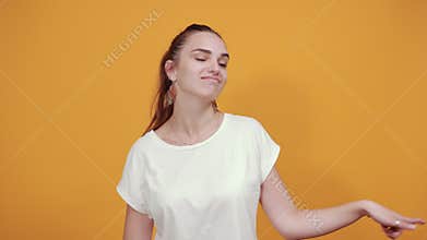 Self praise is a sign of confidence expressed by girl in this clip.