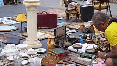 Nice Monday Antique market Panning up across market.