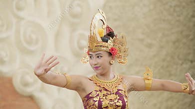 Indonesian girl dancers in national costumes