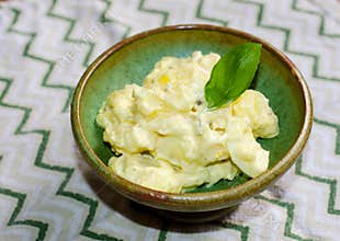 Classic American potato salad made with creamy mayonnaise dressing.