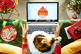 Housewife got e-commerce email with Christmas sale coupon