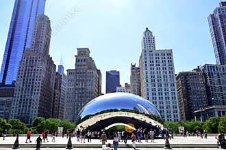 Famous landmark, the Chicago Bean