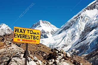 Signpost way to mount everest b.c. and himalayan p