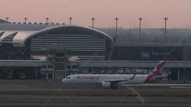 Airplane Air Arabia Airbus A321, side view