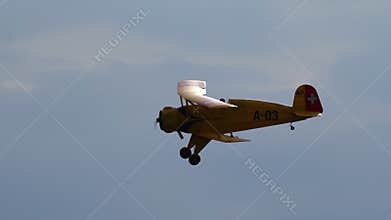 Bucker Bu 133 Jungmeister RC model performs a hesitation roll