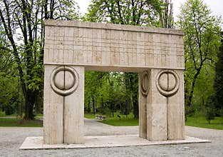 Gate of the Kiss, sculpture of Constantin Brancusi