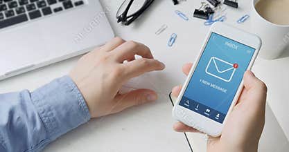 Receiving one new message on the smartphone